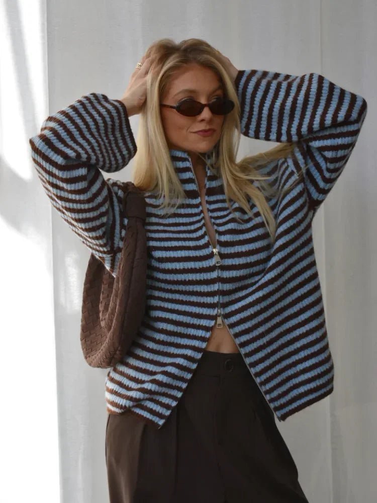 Strickjacke mit hohem Kragen und Reißverschluss