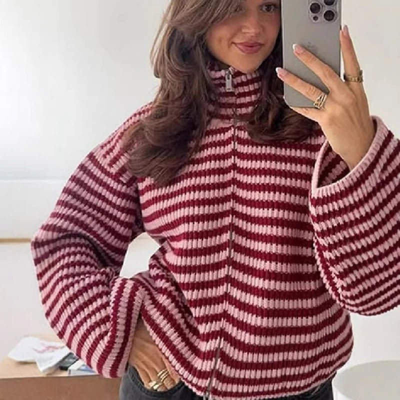 Strickjacke mit hohem Kragen und Reißverschluss