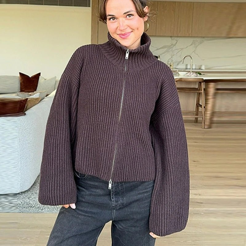 Strickjacke mit hohem Kragen und Reißverschluss